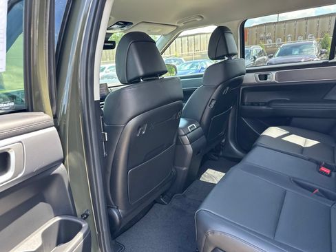 Used 2025 Hyundai Santa Fe SEL AWD/4WD image 17