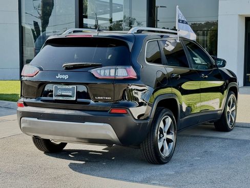 Used 2019 Jeep Cherokee Limited w/ Technology Group FWD image 15