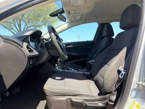 Used 2017 Chevrolet Cruze LT FWD image 8