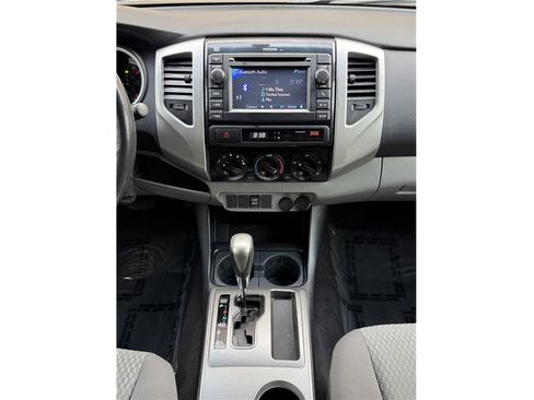 Used 2013 Toyota Tacoma PreRunner image 16