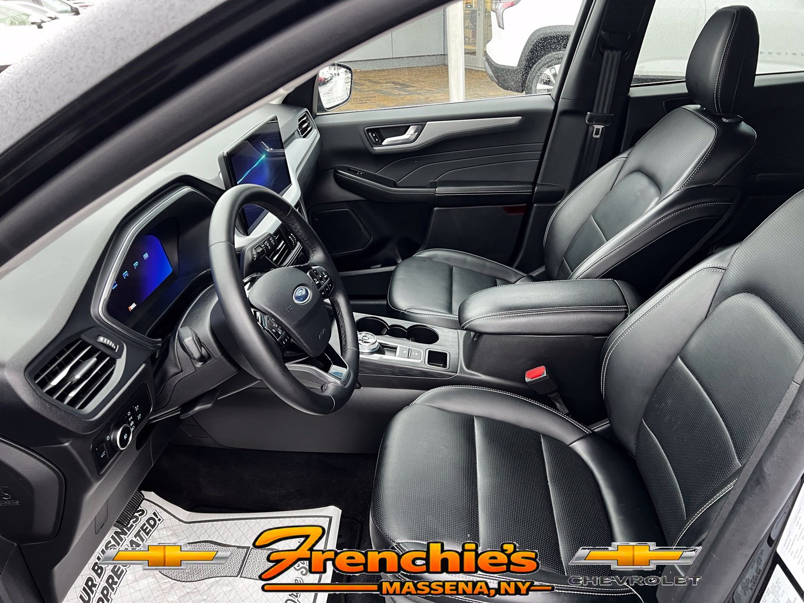 Used 2025 Ford Escape Platinum AWD/4WD image 13