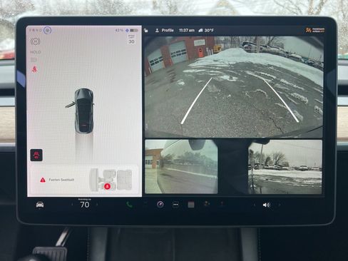 Used 2021 Tesla Model Y Long Range image 16