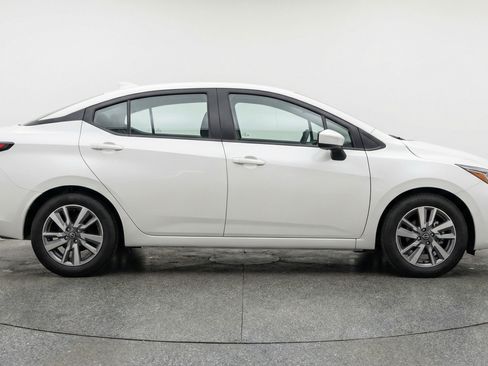 Used 2025 Nissan Versa SV FWD image 11