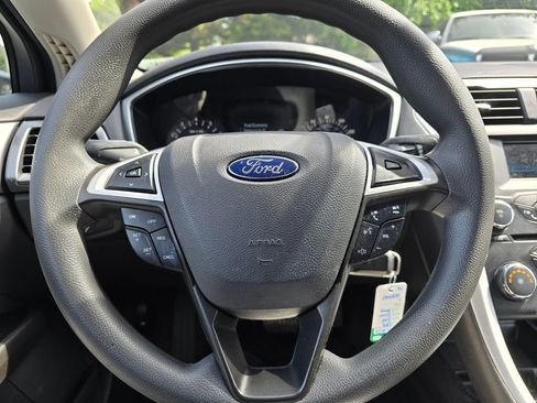Used 2016 Ford Fusion SE FWD image 14