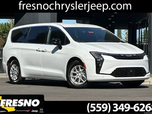 New 2027 Chrysler Pacifica Select FWD image 1