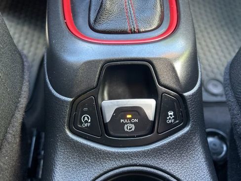 Used 2018 Jeep Compass Trailhawk w/ Navigation Group AWD/4WD image 39