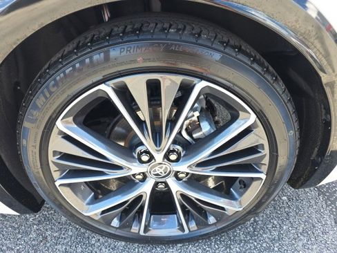 Certified 2024 Toyota Prius XLE image 6