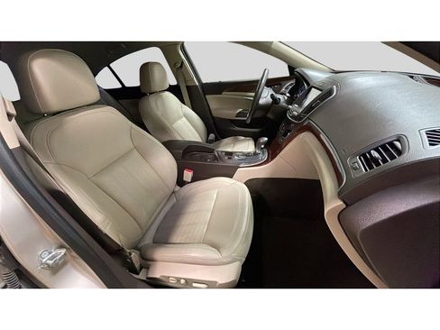 Used 2016 Buick Regal Premium image 35