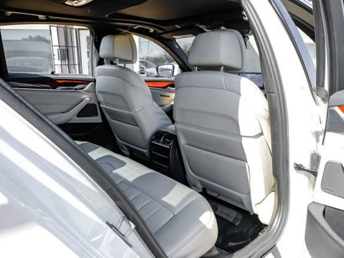 Used 2019 BMW 540i w/ Executive Package image 45