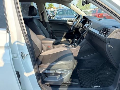 Used 2021 Volkswagen Tiguan SEL AWD/4WD image 9