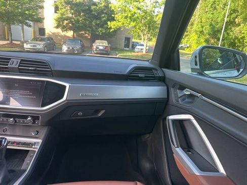 Used 2024 Audi Q3 2.0T Premium image 17