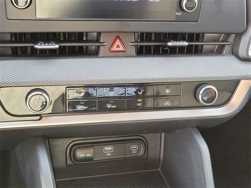 Used 2024 Kia Sportage LX image 18
