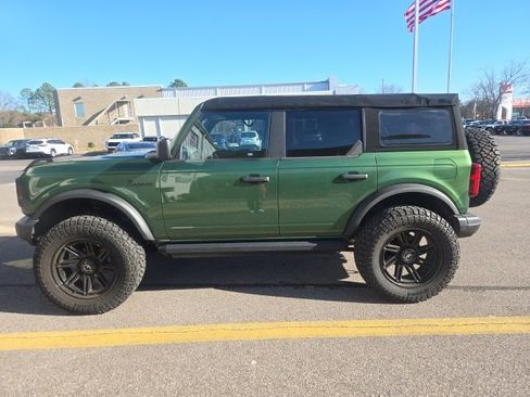 Used 2022 Ford Bronco Black Diamond image 2