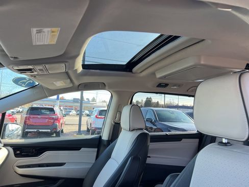Used 2025 Honda Odyssey Elite image 18