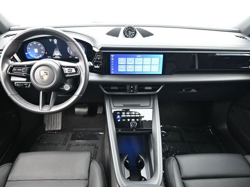 Certified 2025 Porsche Macan Electric RWD image 6