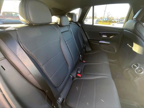 Used 2026 Mercedes-Benz GLC 300 4MATIC image 19