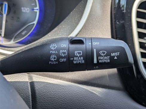 Used 2023 Chrysler Pacifica Touring-L FWD image 20