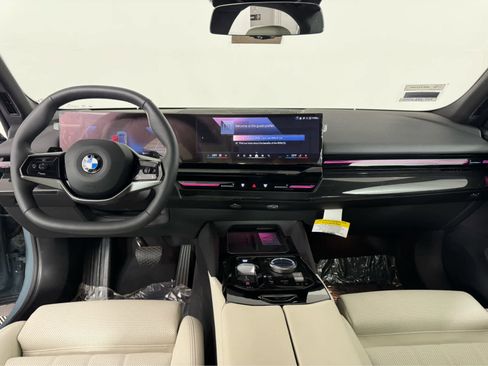 Certified 2025 BMW 530i xDrive image 14