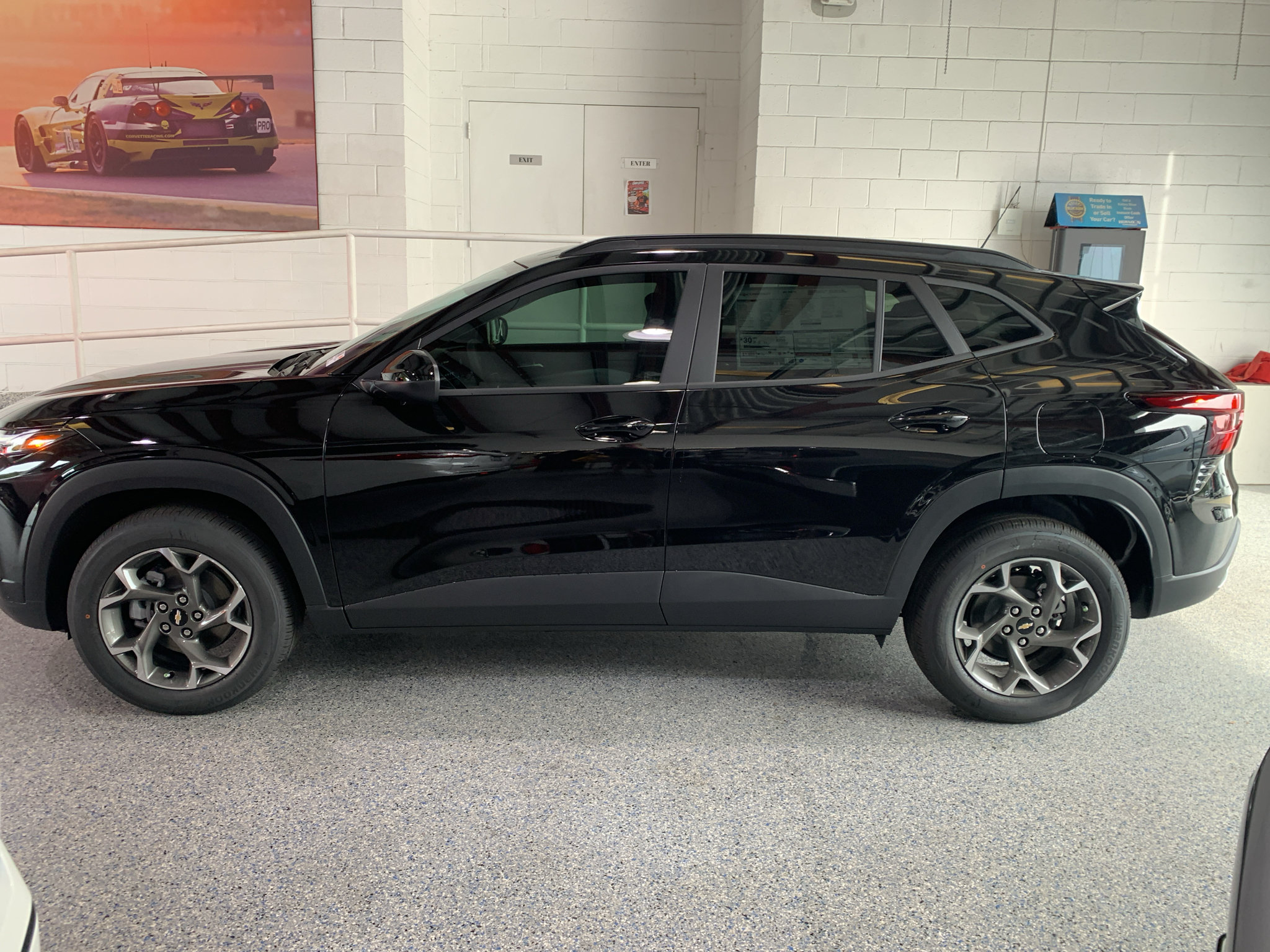 New 2026 Chevrolet Trax LT w/ LT Convenience Package FWD image 5