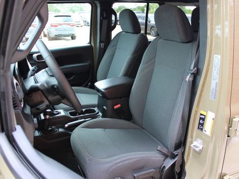 Used 2026 Jeep Wrangler Unlimited Sport AWD/4WD image 13
