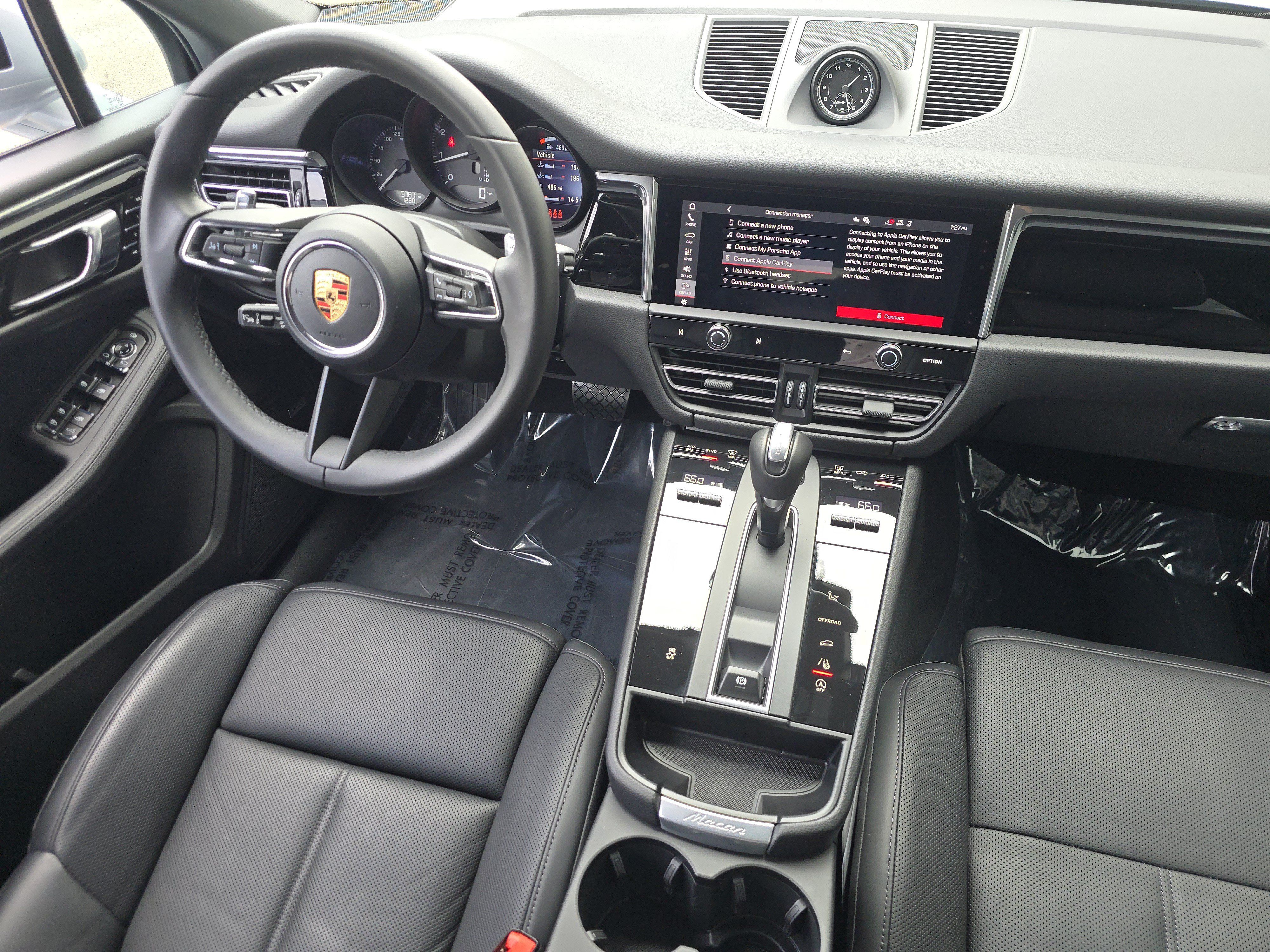Certified 2026 Porsche Macan AWD/4WD image 23