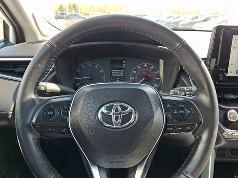 Used 2023 Toyota Corolla Cross LE w/ Moonroof Package image 19