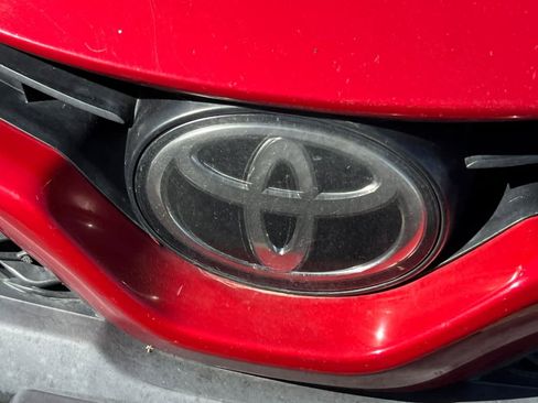 Used 2019 Toyota Camry SE w/ Convenience Package image 13