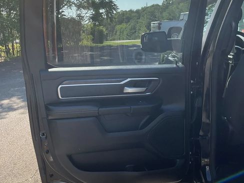 Used 2020 RAM 1500 Big Horn AWD/4WD image 40