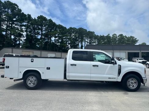 New 2024 Ford F350 XL w/ XL Chrome Package RWD image 6