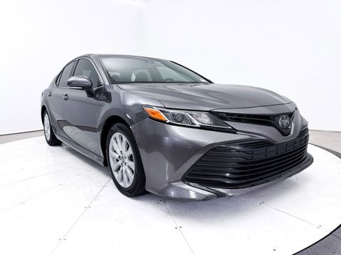 Used 2018 Toyota Camry LE w/ Convenience Package image 8