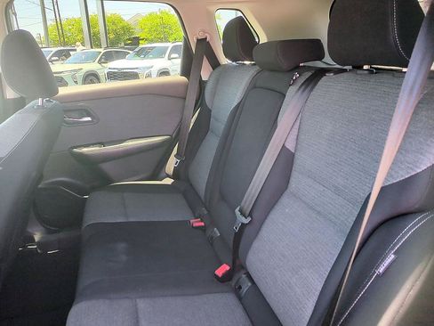 Used 2023 Nissan Rogue SV FWD image 27