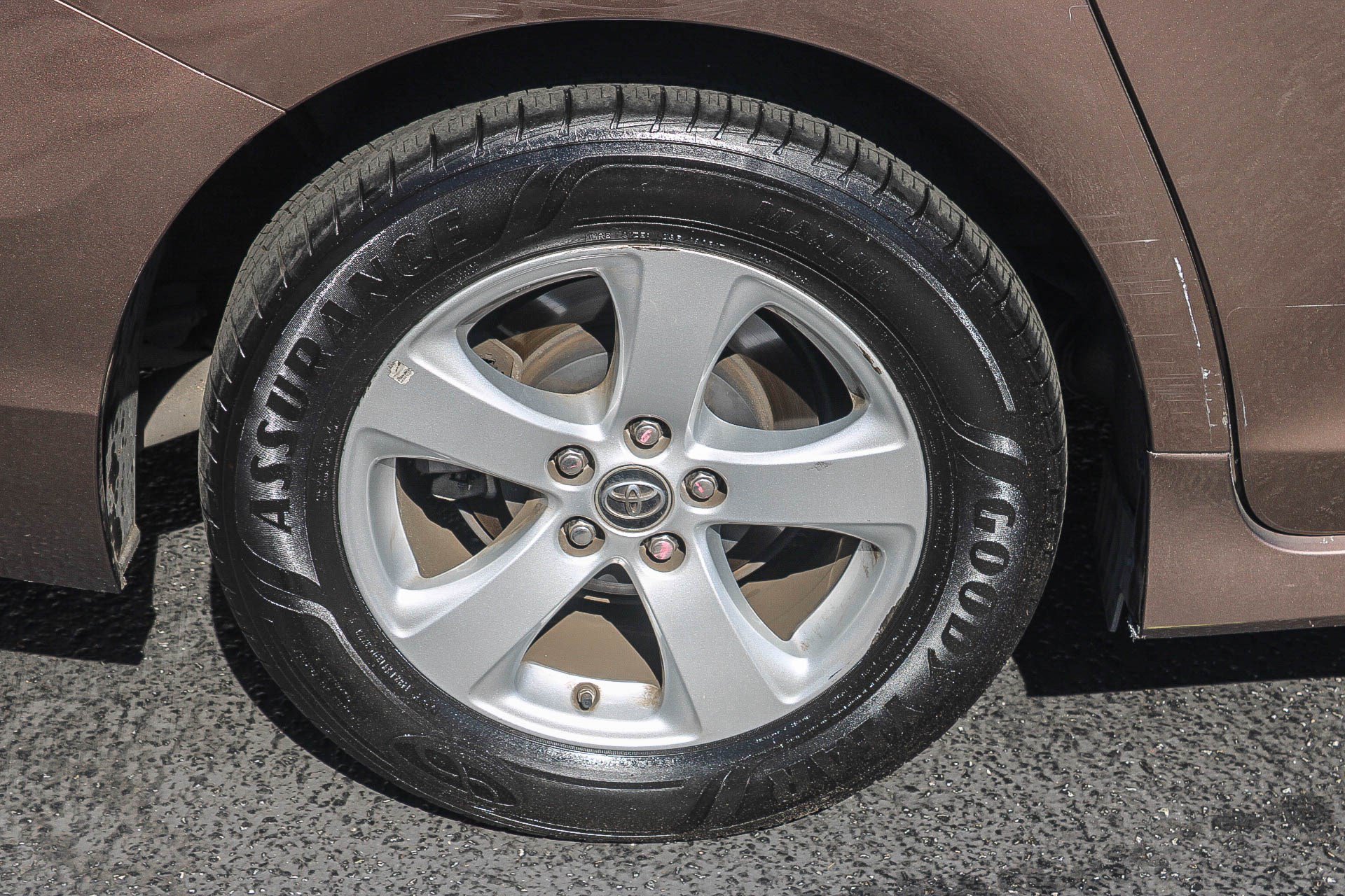 Used 2018 Toyota Sienna LE w/ Carpet Mat Package FWD image 12