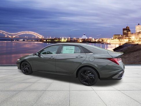New 2026 Hyundai Elantra SEL Sport FWD image 3