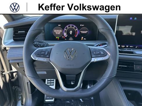 New 2026 Volkswagen Tiguan SE R-Line FWD image 17