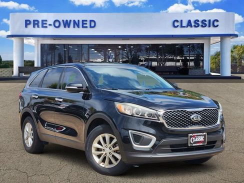 Used 2018 Kia Sorento L FWD image 1