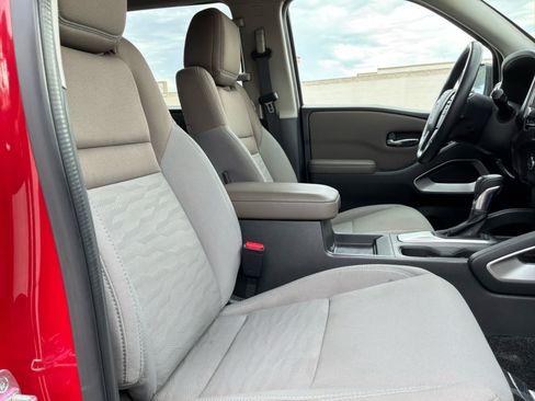 Used 2022 Nissan Frontier SV RWD image 19