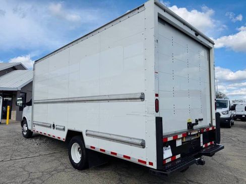 Used 2022 GMC Savana 3500 Extended w/ Power Convenience Package RWD image 6