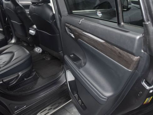 Used 2023 Toyota Highlander Limited image 15
