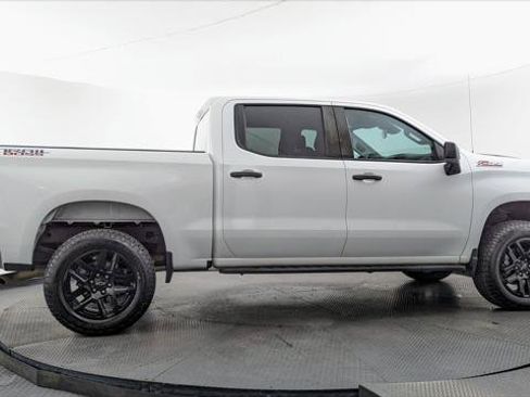 Used 2022 Chevrolet Silverado 1500 Custom Trail Boss AWD/4WD image 9