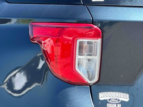Used 2023 Ford Explorer XLT w/ Equipment Group 202A AWD/4WD image 9