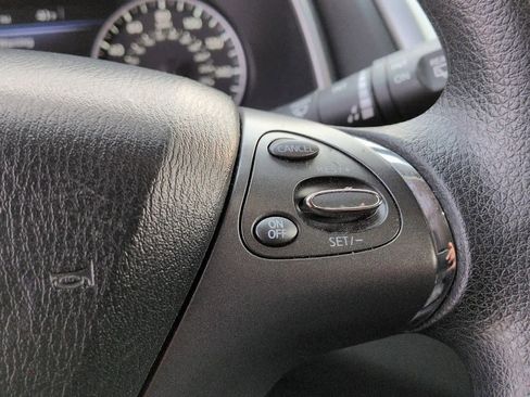 Used 2020 Nissan Murano S image 24