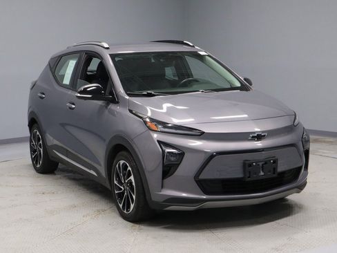 Used 2022 Chevrolet Bolt EUV Premier image 1