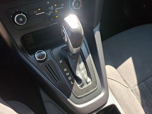 Used 2016 Ford Focus SE FWD image 14