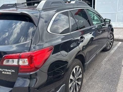 Used 2017 Subaru Outback 2.5i Limited AWD/4WD image 4