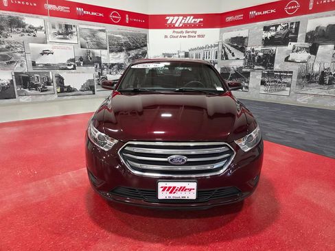 Used 2018 Ford Taurus SEL w/ Equipment Group 201A image 9