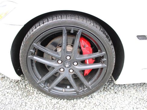 Used 2015 Maserati GranTurismo Sport image 26