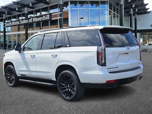 Used 2021 Cadillac Escalade Sport w/ Driver Assist Tech Package AWD/4WD image 3