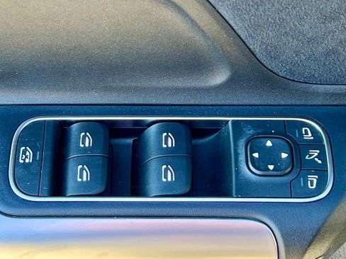 Certified 2023 Mercedes-Benz GLA 250 4MATIC image 40