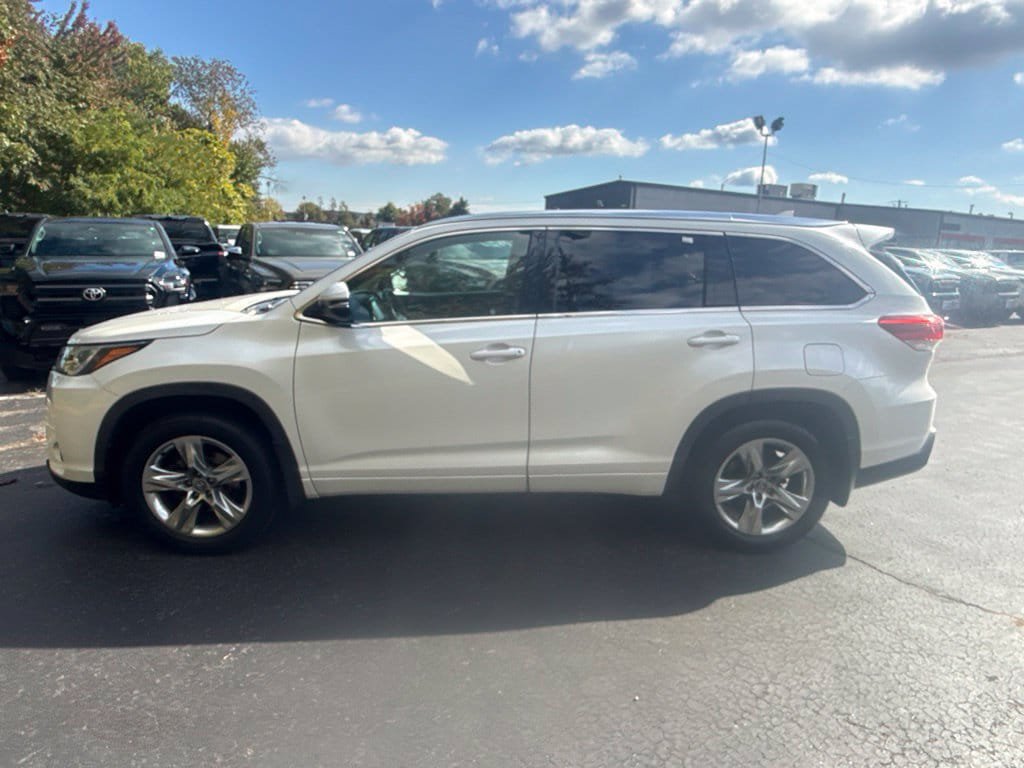 Certified 2019 Toyota Highlander Limited AWD/4WD image 3