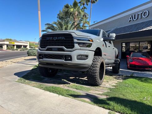 Used 2026 RAM 2500 Laramie AWD/4WD image 2
